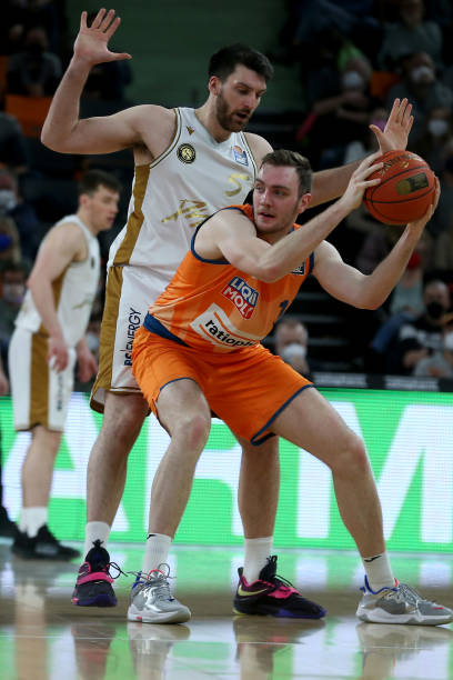 表现非常突 表现非常突