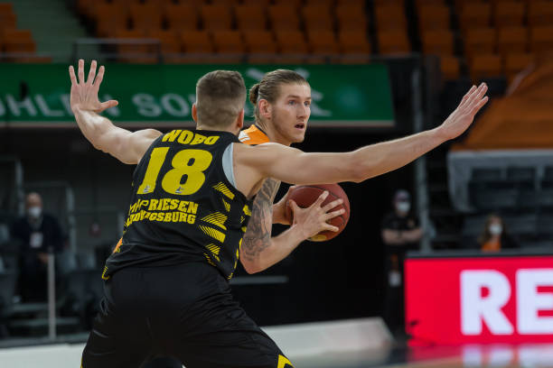 前不轻言放 前不轻言放